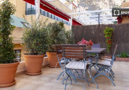 Apartamento de 2 dormitorios en alquiler en La Caleta, Málaga