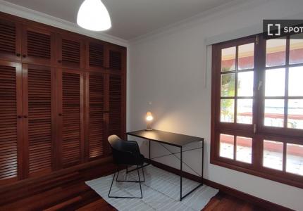 Habitaciones en alquiler en casa de 6 habitaciones en Tarifa Alta