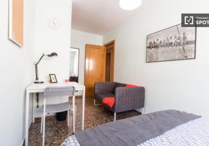 Habitación en piso compartido en Penya-Roja, Valencia.