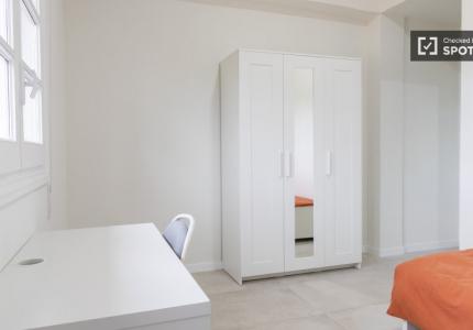 Se alquila habitación en piso de 14 habitaciones en Alcorcón, Madrid