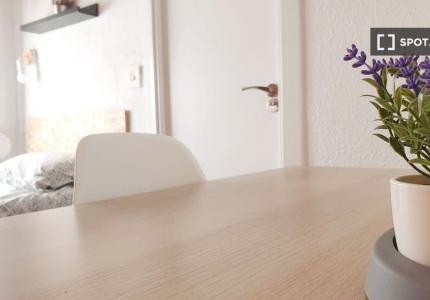 Habitación en piso compartido de 5 habitaciones, Aiora, Valencia.