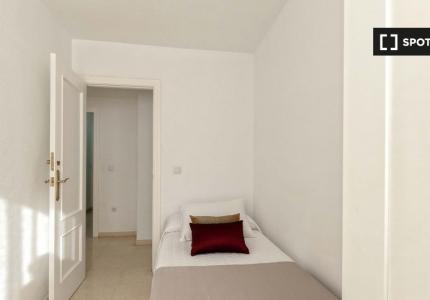 Se alquila habitación en Pio XII, Alicante