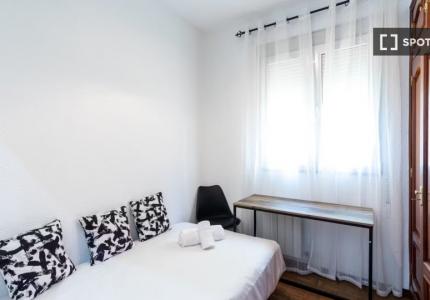 Se alquilan habitaciones en increíble apartamento.