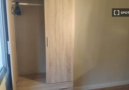 Habitación en piso compartido en alquiler en Numancia, Madrid