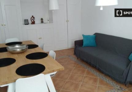 Se alquila habitación en piso de 3 habitaciones en El Zapillo, Almería