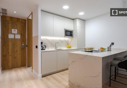 Piso de 2 habitaciones en alquiler en Castilla, Madrid