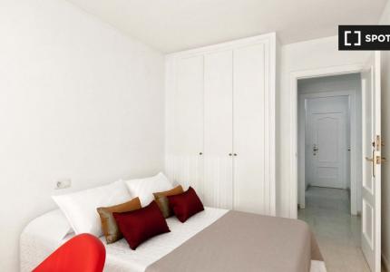 Habitación luminosa en alquiler en Pio XII, Alicante