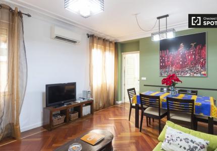 Gran apartamento de 2 dormitorios en alquiler en Centro, Madrid