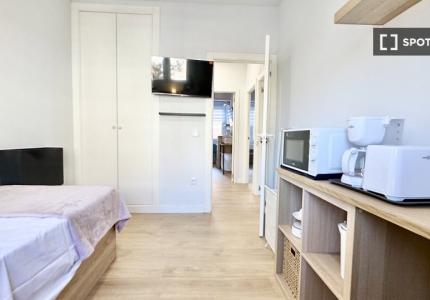 Habitación en piso compartido en madrid.