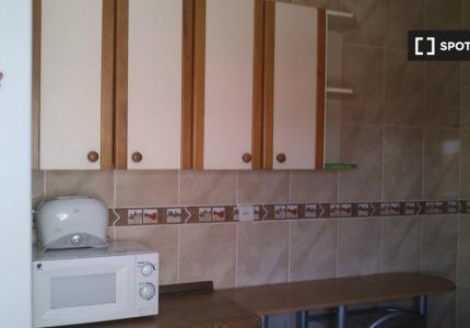 Habitación en piso compartido en alquiler en Puerta del Ángel.