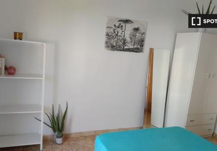 Acogedora habitación en alquiler, apartamento de 3 dormitorios, Quatre Carreres