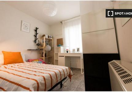 Se alquilan habitaciones en un apartamento de 4 dormitorios en Getafe