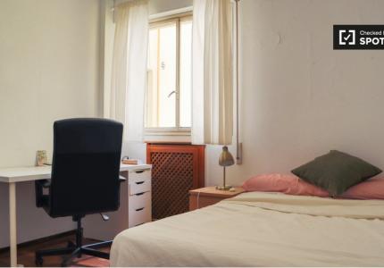 Amplia habitación en un apartamento de 7 dormitorios en Salamanca, Madrid
