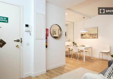 Piso de 5 habitaciones en alquiler en Vallehermoso, Madrid
