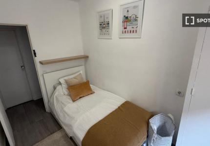 Habitación Moderna y Renovada en la Vibrante Málaga