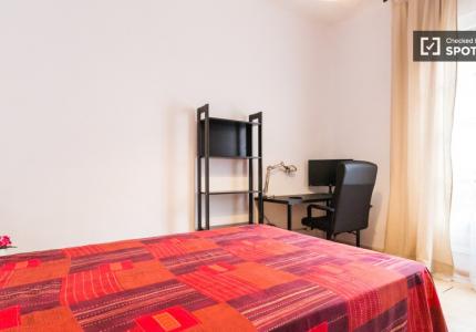 Habitación amueblada en apartamento de 6 dormitorios en Salamanca, Madrid