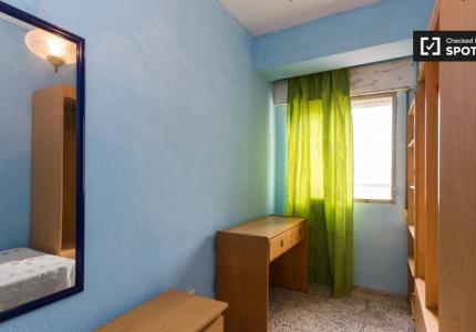 Habitación en apartamento de 3 dormitorios, San Francisco Javier, Granada