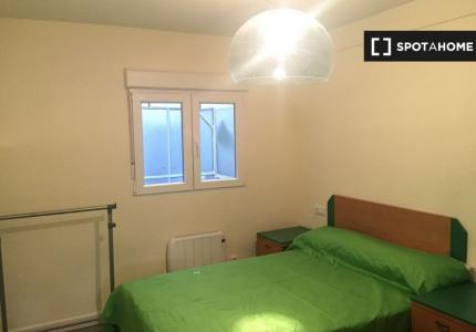 Habitación para alquilar en apartamento sencillo de 4 dormitorios, Getafe, Madrid