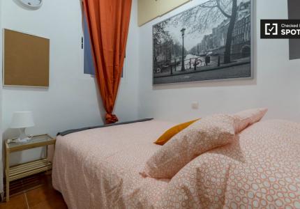 Habitación interior en apartamento de 5 dormitorios en El Pla del Real