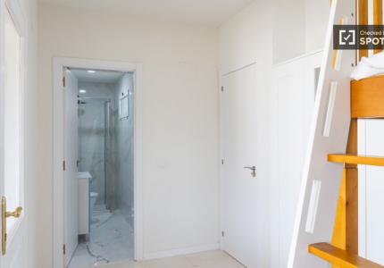 Se alquila habitación en piso de 14 habitaciones en Alcorcón, Madrid