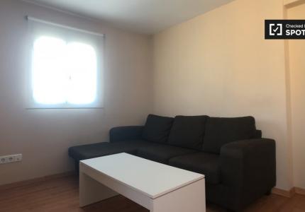 Moderno apartamento de 2 dormitorios en alquiler en San Blas, Madrid