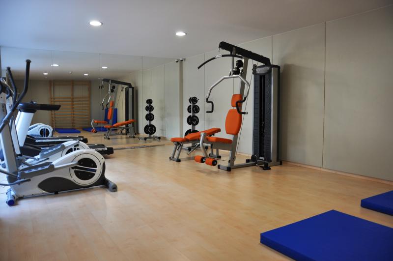 sala fitness residencia universitaria pius font i quer castelldefels