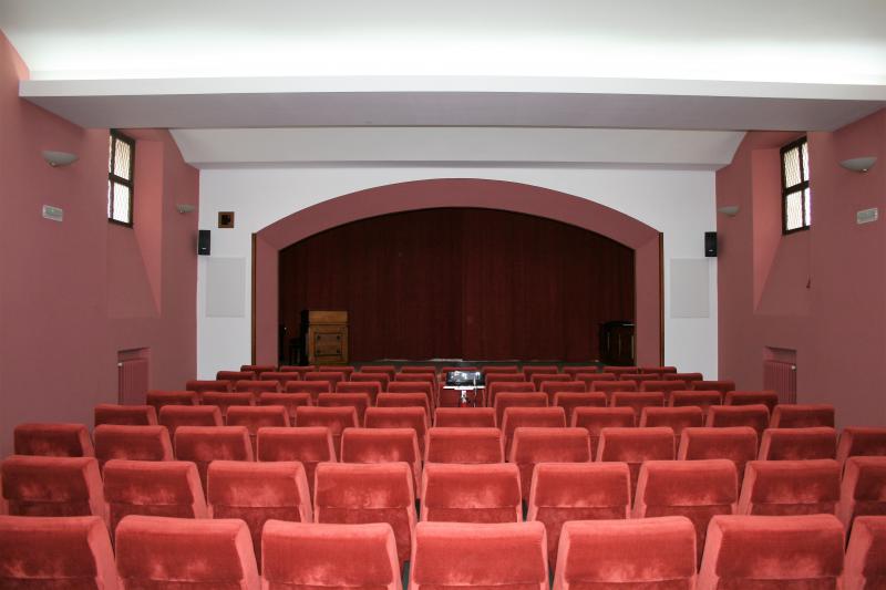 salón de actos colegio mayor la estila santiago de compostela