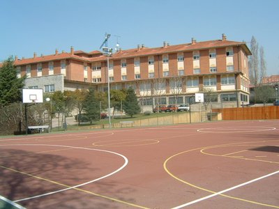 pistas deportivas colegio mayor tomás luis de victoria salamanca