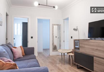 Apartamento de 2 dormitorios en alquiler en Puerta del Ángel, Madrid