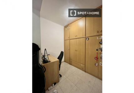 Habitación en piso compartido de 4 habitaciones en Collblanc, Barcelona