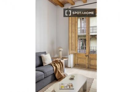 Apartamento de 3 dormitorios en alquiler en Sant Antoni, Barcelona