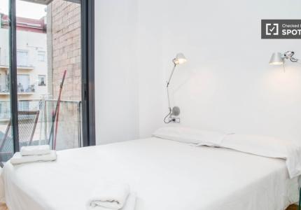 Piso de 3 habitaciones en alquiler en Sant Gervasi, Barcelona.