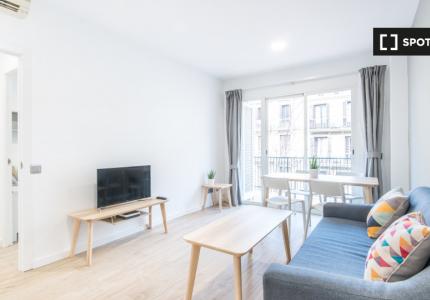 Apartamento de 4 dormitorios en alquiler en Eixample Dreta, Barcelona