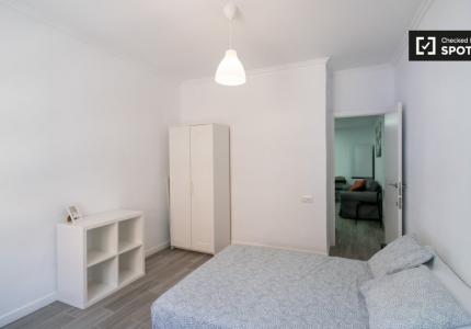 Habitación en piso de 5 habitaciones en alquiler en Morvedre, Valencia.