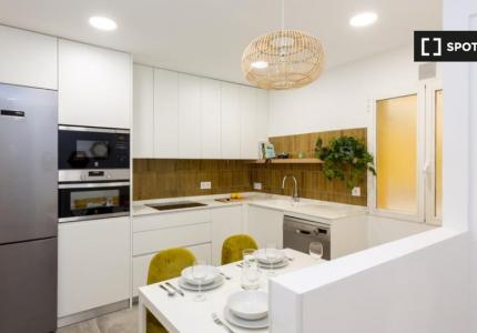 Apartamento de 2 dormitorios en alquiler en Pacífico, Madrid