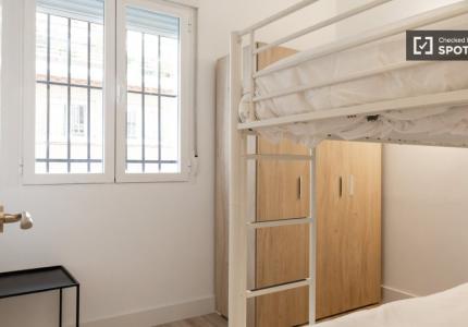 Apartamento de 2 dormitorios en alquiler en Puerta del Ángel, Madrid