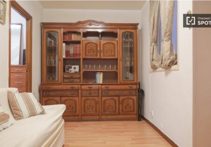 Piso de 2 dormitorios en alquiler en Embajadores, Madrid.