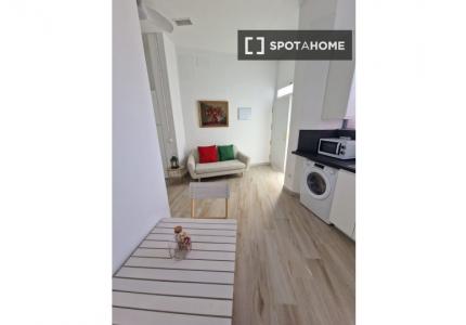 Apartamento de 2 dormitorios en alquiler en Acacias, Madrid