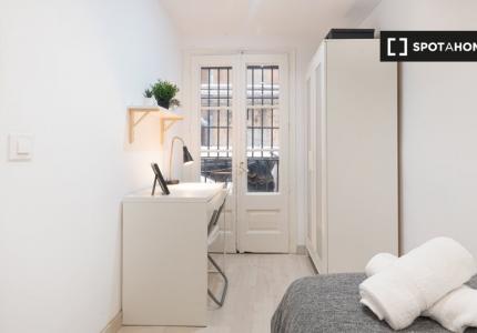 Habitación en piso compartido de 5 habitaciones en Sant Pere, Barcelona.