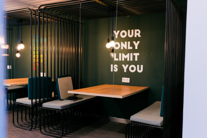 Sala de estudio de la residencia Bravo en Granada