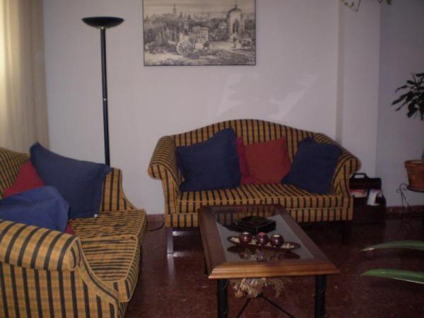 salón residencia universitaria beatriz de suabia sevilla
