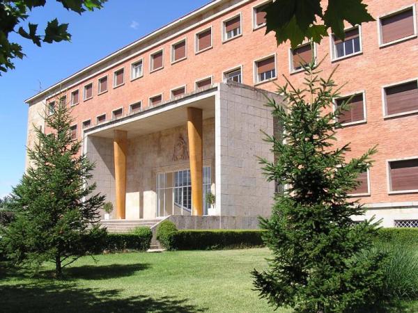 edificio residencia universitaria agustiniana salamanca