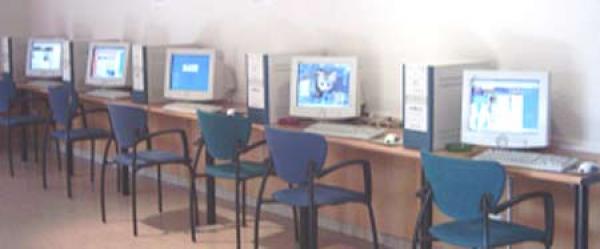 sala de informática residencia universitaria "fundación duques de soria"
