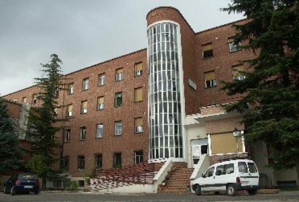 fachada residencia universitaria francisco jordán logroño