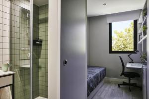 habitación con baño privado residencia universitaria resa paseo de la habana madrid