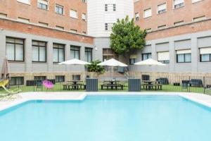 piscina residencia universitaria barcelona diagonal
