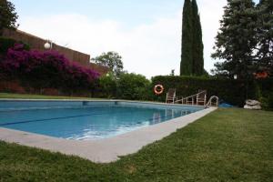 piscina colegio mayor universitario pedralbes barcelona