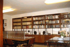 biblioteca colegio mayor santa maría de roncesvalles pamplona/iruña