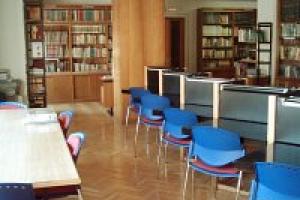 biblioteca colegio mayor ana mogas salamanca